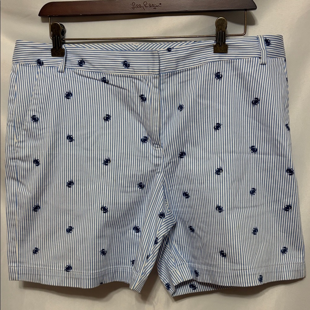 Izod Women’s 6” Inseam shorts with blue pinstripe Crab print size 12
